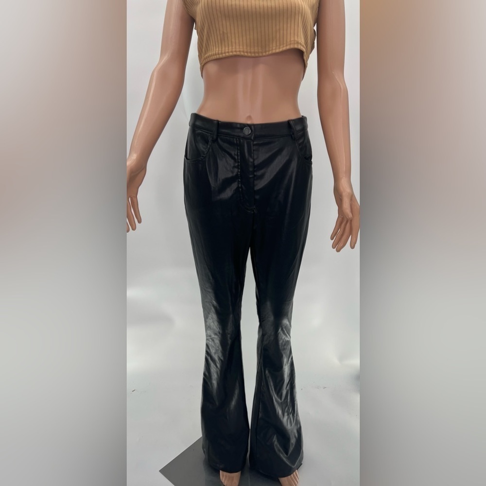 Boohoo Kourtney Kardashian Barker Wide Leg Faux leather Pants Black - Size 6